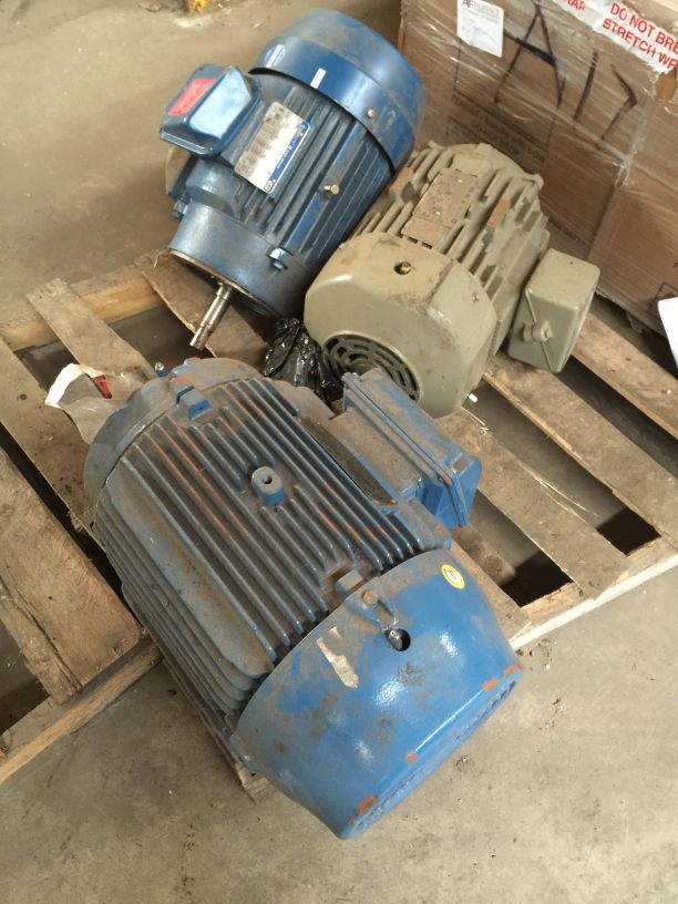 Grossman Auction Pictures From June 13, 2015 - 5490 Dunham Rd, Cleveland, OH 44137