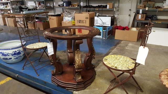 Grossman Auction Pictures From March 20, 2016 - 952 East 72nd Street, Cleveland OH 44103