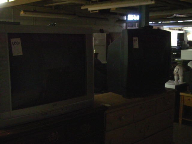Grossman Auction Pictures From April 19, 2009 - 1305 W 80th St, Cleveland, OH<