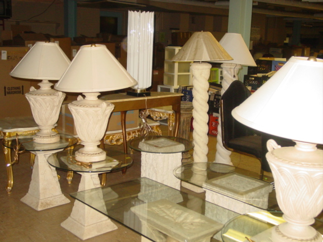 Grossman Auction Pictures From April 19, 2009 - 1305 W 80th St, Cleveland, OH<