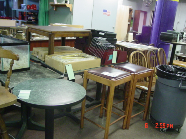 Grossman Auction Pictures From October 18, 2009 - 1305 W 80th St, Cleveland, OH  44102